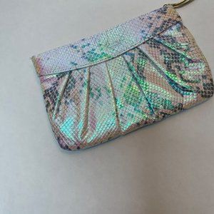 La Ragale Wristlet Cluch‎